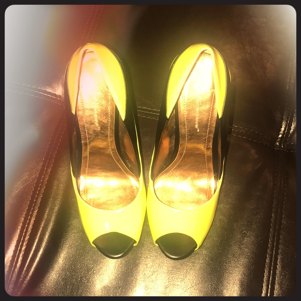 BCBGeneration Neon Yellow/Black Shoes